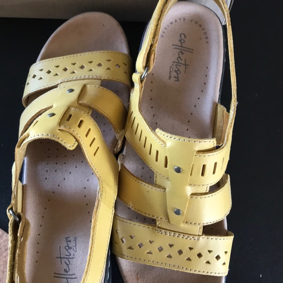 Clarks 8.5. Stored in box, EUC Yellow - Picture 4 of 5